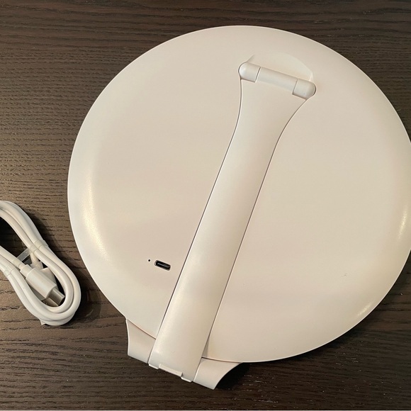 Fancii Travel Mirror - Foldable & Rechargeable - Picture 7 of 7